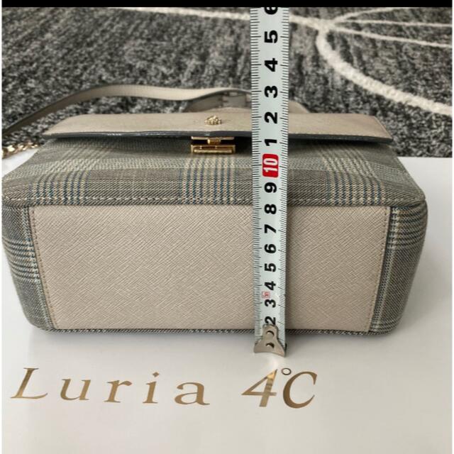 4℃(ヨンドシー)のLuria4℃ ハンドバック　ショルダーバック　スワロフスキーチャーム　美品 レディースのバッグ(ショルダーバッグ)の商品写真