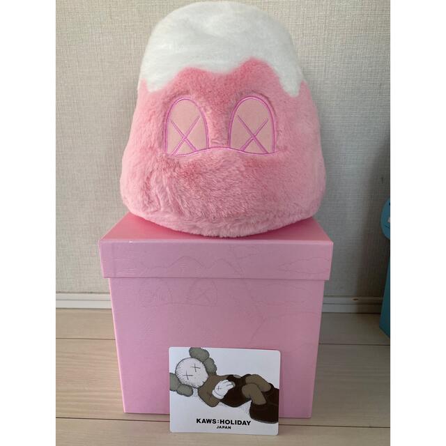 KAWS HOLIDAY Mount Fuji Plush ぬいぐるみ グレー | angeloawards.com