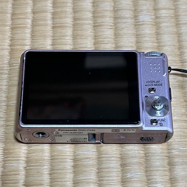 Panasonic(パナソニック)のパナソニックのデジカメ　DMC-FX55 ピンク　ユーズド スマホ/家電/カメラのカメラ(コンパクトデジタルカメラ)の商品写真