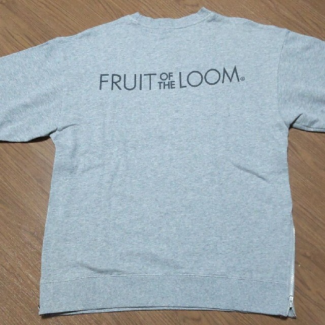 FRUIT OF THE LOOM(フルーツオブザルーム)の新品 フルーツ・オブ・ザ・ルーム ロゴ スウェット トレーナー トップス メンズのトップス(スウェット)の商品写真