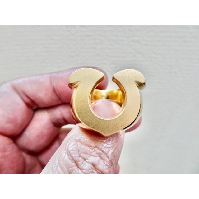 仁尾彫金『ゴールドビッグ馬蹄リング』ハンドメイド230 メンズのアクセサリー(リング(指輪))の商品写真