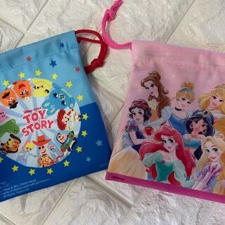 ディズニー(Disney)のディズニー　ふんわり巾着袋　トイストーリー＆プリンセス２つセット　色々使える(ポシェット)