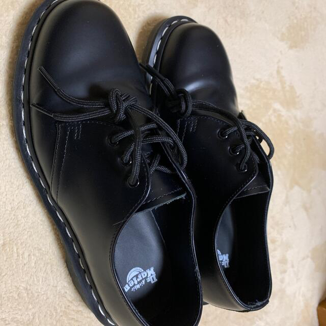 Dr.Martens(ドクターマーチン)のDr.Martens 1461 WHITE STITCH 3 ホール シューズ レディースの靴/シューズ(ローファー/革靴)の商品写真