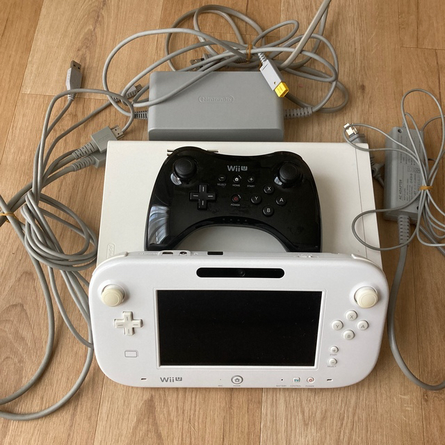 wii U本体　　中古品 エンタメ/ホビーのゲームソフト/ゲーム機本体(家庭用ゲーム機本体)の商品写真