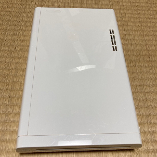 wii U本体　　中古品 エンタメ/ホビーのゲームソフト/ゲーム機本体(家庭用ゲーム機本体)の商品写真