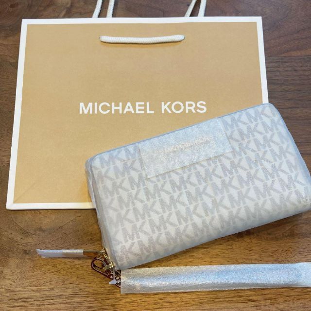 Michael Kors(マイケルコース)の◆MICHAEL KORS◆財布　35F8GTVW9B VANILLA レディースのファッション小物(財布)の商品写真