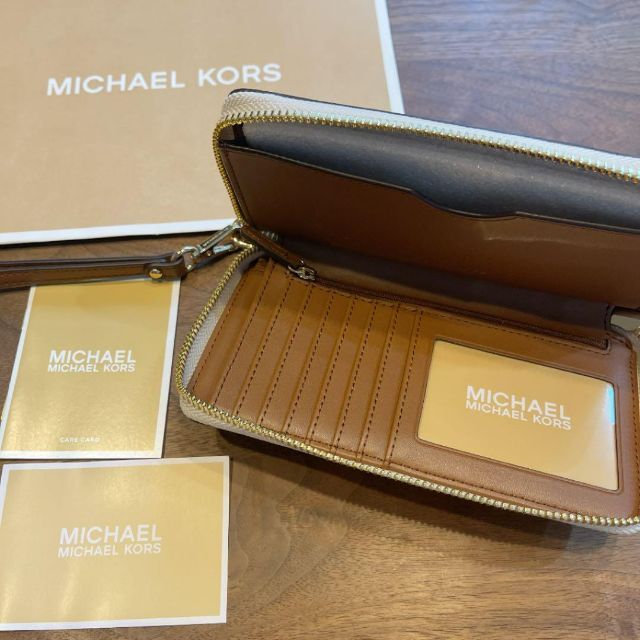 Michael Kors(マイケルコース)の◆MICHAEL KORS◆財布　35F8GTVW9B VANILLA レディースのファッション小物(財布)の商品写真