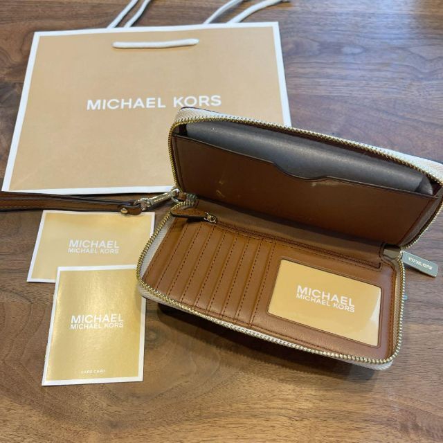 Michael Kors(マイケルコース)の◆MICHAEL KORS◆財布　35F8GTVW9B VANILLA レディースのファッション小物(財布)の商品写真