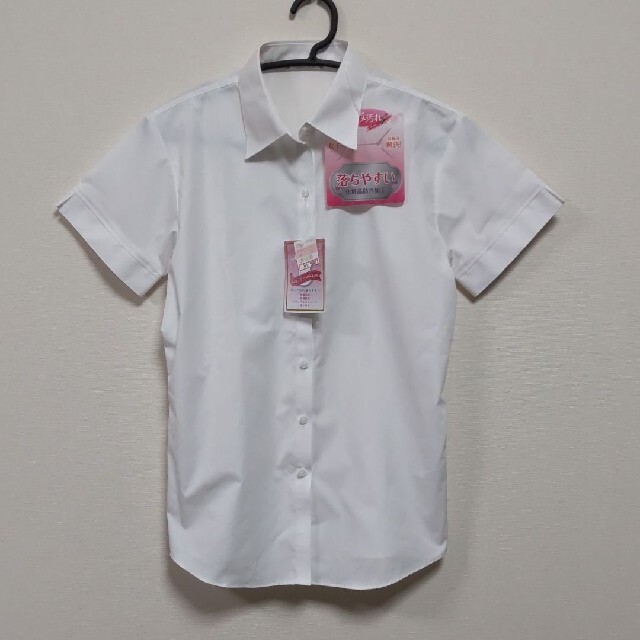 しまむら半袖ホワイトシャツ レディースのトップス(シャツ/ブラウス(半袖/袖なし))の商品写真