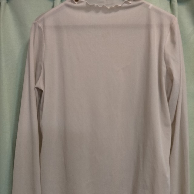 GU(ジーユー)のGU シアーメローインナーT 　ベージュ　XL レディースのトップス(Tシャツ(長袖/七分))の商品写真