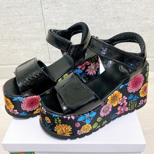 YOSUKE(ヨースケ)のヨースケ　厚底サンダル レディースの靴/シューズ(サンダル)の商品写真