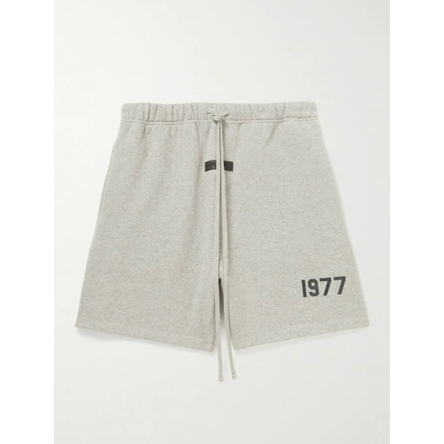 FEAR OF GOD(フィアオブゴッド)のFOG Essentials 1977 Shorts 濃いグレー XXS メンズのパンツ(ショートパンツ)の商品写真