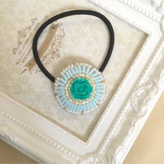 No.7 ハンドメイド♡ビーズ刺繍　ヘアゴム　バラ　夏に♡キラキラ(ヘアアクセサリー)