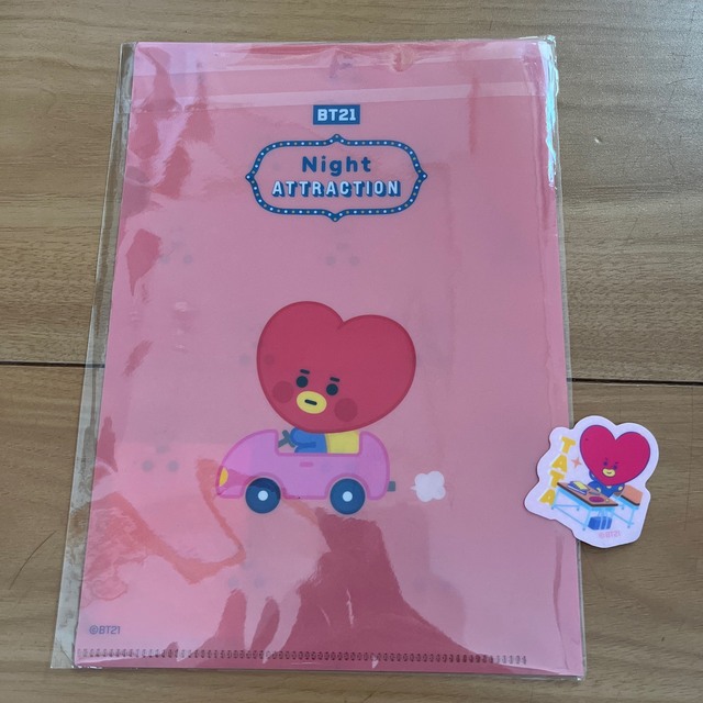 BT21(ビーティーイシビル)のBT21 TATA  A5クリアファイル エンタメ/ホビーのCD(K-POP/アジア)の商品写真