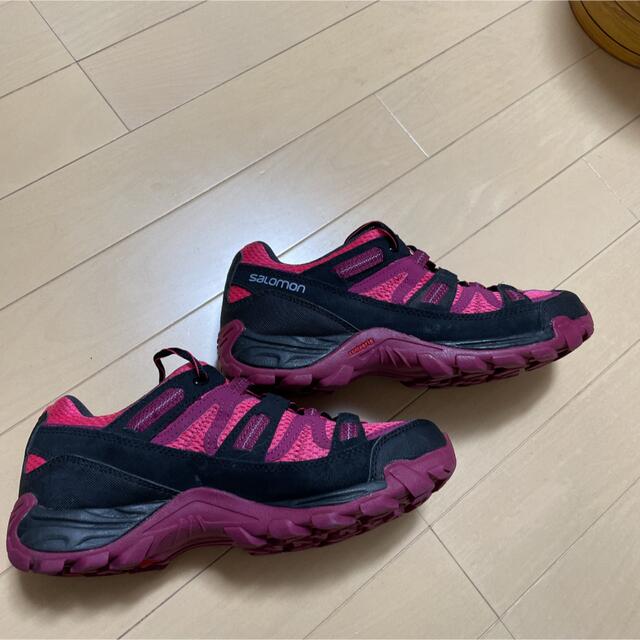 SALOMON(サロモン)のトレッキングシューズ 登山靴　ハイキング　サロモン　24.5 レディースの靴/シューズ(スニーカー)の商品写真