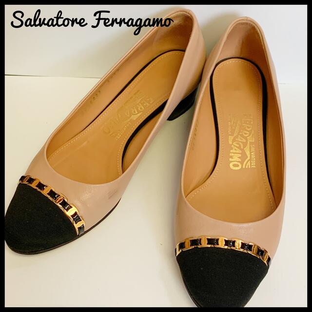 Salvatore Ferragamo - Salvatore Ferragamo ベージュ×ブラック コンビパンプスの通販 by