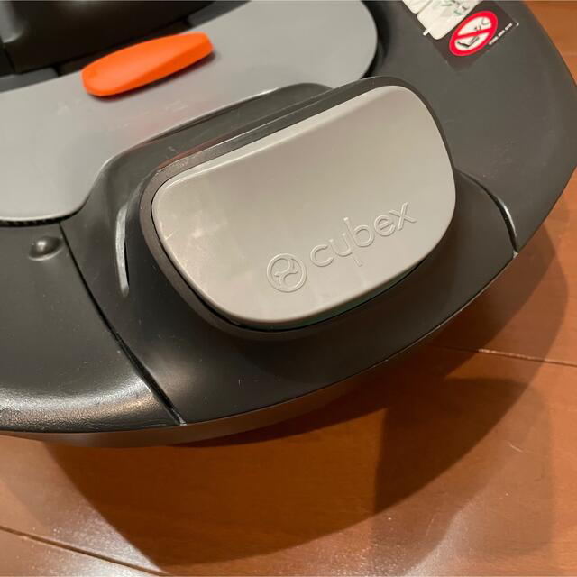 cybex(サイベックス)のくるくま様専用★サイベックス　ベースQ キッズ/ベビー/マタニティの外出/移動用品(自動車用チャイルドシート本体)の商品写真