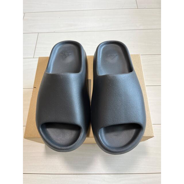 adidas(アディダス)のadidas YEEZY Slide "Onyx"27.5cm メンズの靴/シューズ(サンダル)の商品写真