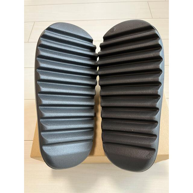 adidas(アディダス)のadidas YEEZY Slide "Onyx"27.5cm メンズの靴/シューズ(サンダル)の商品写真