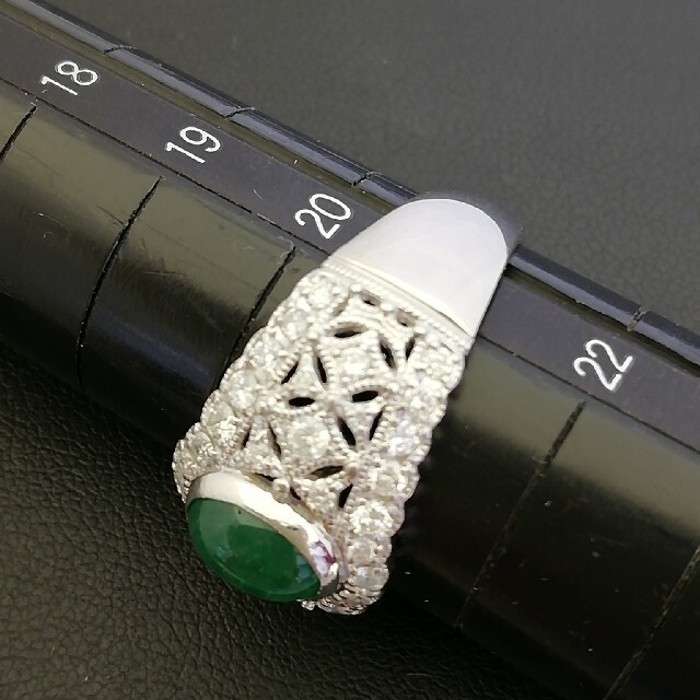 Pt900✨カボションエメラルド1.12ct✨ダイヤ0.72ct✨豪華✨宝石指輪 レディースのアクセサリー(リング(指輪))の商品写真