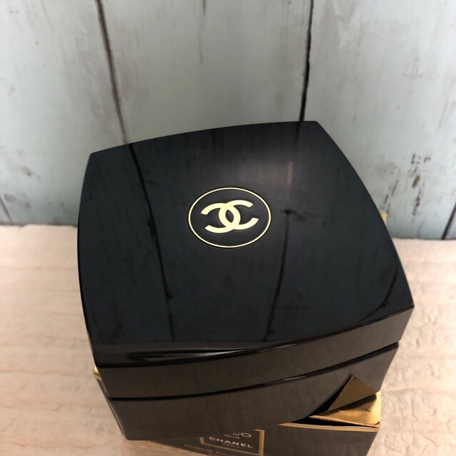 【しました】 CHANEL - CHANEL ココ ヌワール ボディ クリーム 150gの通販 by marin.com｜シャネルならラクマ シャネルコ