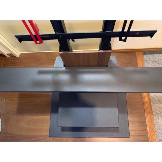 壁寄せテレビスタンド WALL V2 ロータイプ 棚板つき サウンドバー
