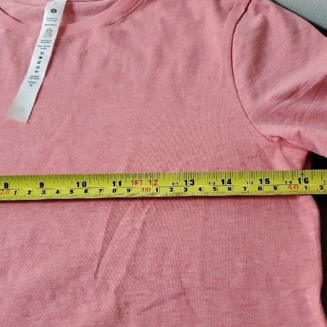 lululemon(ルルレモン)のルルレモン Tシャツ サイズ2  *1日セール* レディースのトップス(Tシャツ(半袖/袖なし))の商品写真
