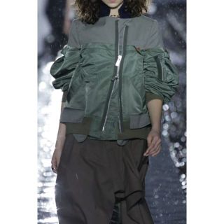 サカイ(sacai)の入手困難★sacaiサカイ☆黒コレクションラインジャケットMAｰ1スーチング(ナイロンジャケット)