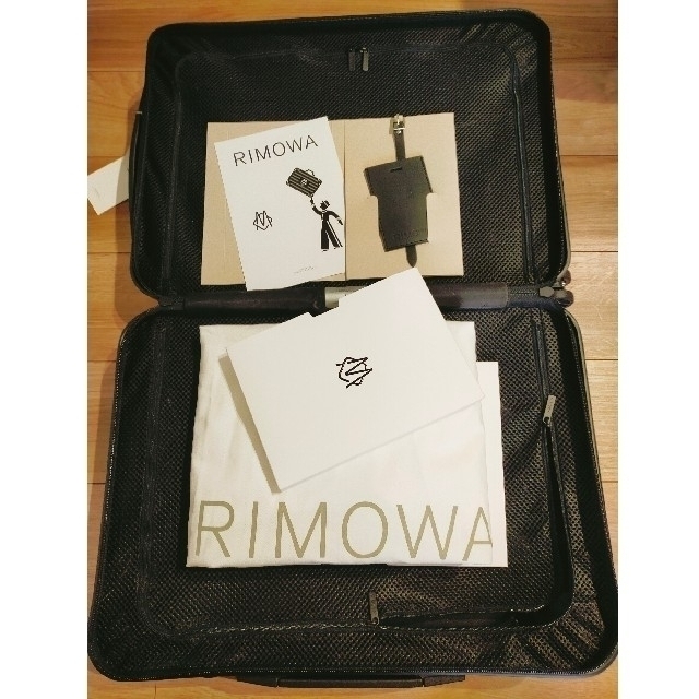 RIMOWA(リモワ)のリモワ ポルシェ　スーツケース インディアンレッド 32L メンズのバッグ(トラベルバッグ/スーツケース)の商品写真