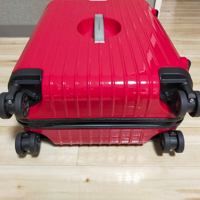 RIMOWA(リモワ)のリモワ ポルシェ　スーツケース インディアンレッド 32L メンズのバッグ(トラベルバッグ/スーツケース)の商品写真
