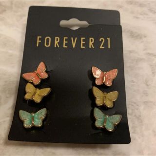 フォーエバートゥエンティーワン(FOREVER 21)のforever21 蝶々ピアス♥(ピアス)