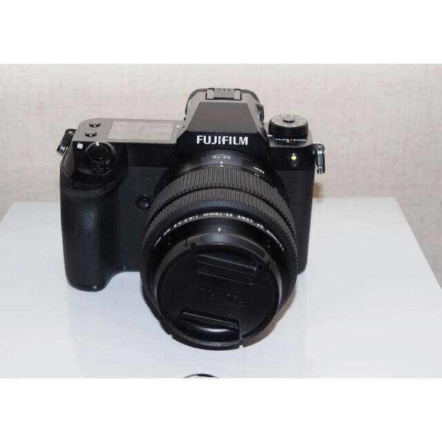 富士フイルム(フジフイルム)のFUJIFILM　GFX50SⅡ GF35-70mｍ f4.5-5.6 スマホ/家電/カメラのカメラ(レンズ(ズーム))の商品写真
