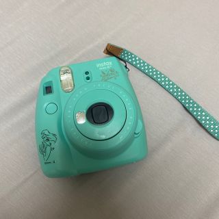 フジフイルム(富士フイルム)のアリエル　チェキ（instax mini 8+）(フィルムカメラ)