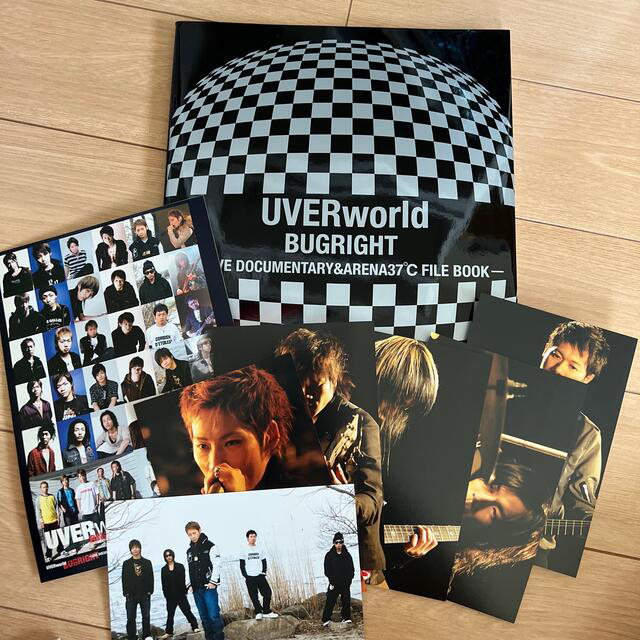 UVERworld(ウーバーワールド)のUVERworld アーティストブック エンタメ/ホビーのタレントグッズ(ミュージシャン)の商品写真