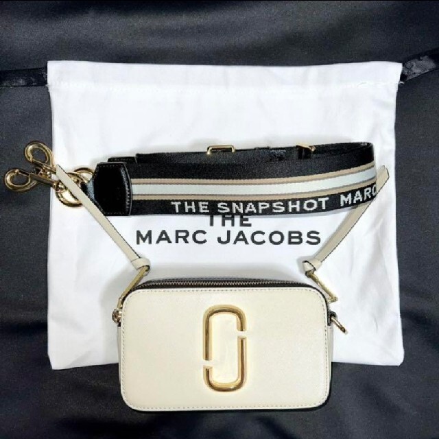 MARC JACOBS(マークジェイコブス)の※mii様専用※ MARC JACOBS カメラバッグ オフホワイト レディースのバッグ(ショルダーバッグ)の商品写真