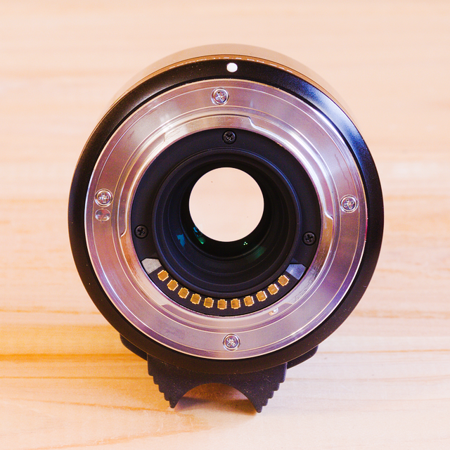 シグマ　SIGMA 60mm F2.8 DN　マイクロフォーサーズ スマホ/家電/カメラのカメラ(レンズ(単焦点))の商品写真