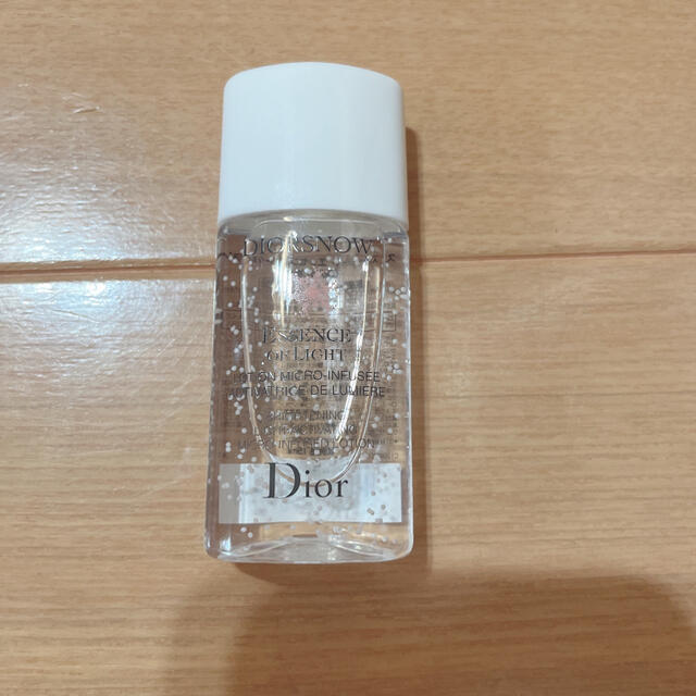 Dior(ディオール)のDior スノーライトエッセンスローション コスメ/美容のスキンケア/基礎化粧品(化粧水/ローション)の商品写真