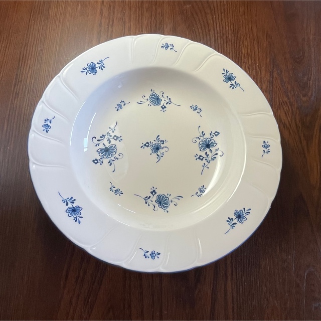 Noritake(ノリタケ)のノリタケ  クラフトーン　青い小花　深大皿22cm ペア　昭和レトロ　未使用品 インテリア/住まい/日用品のキッチン/食器(食器)の商品写真