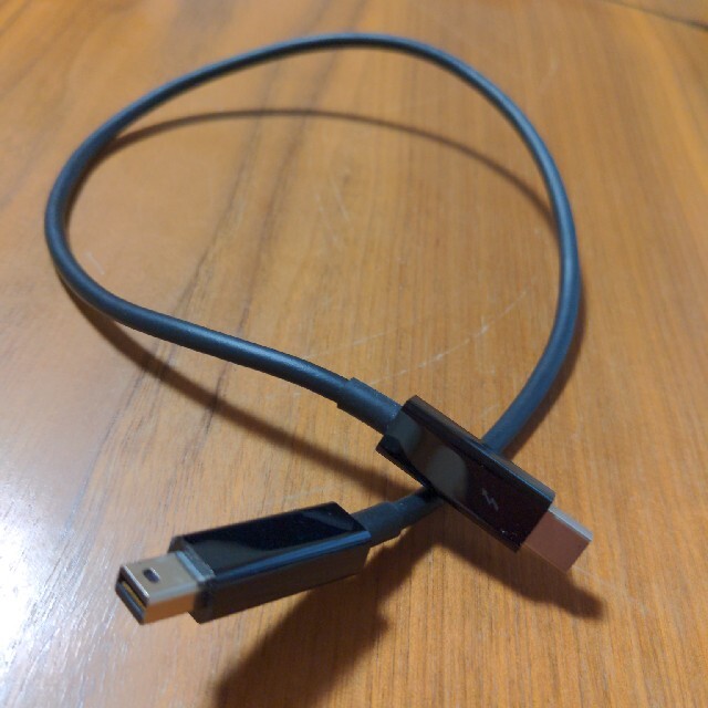 Apple アップル　Thunderbolt cable (0.5m)