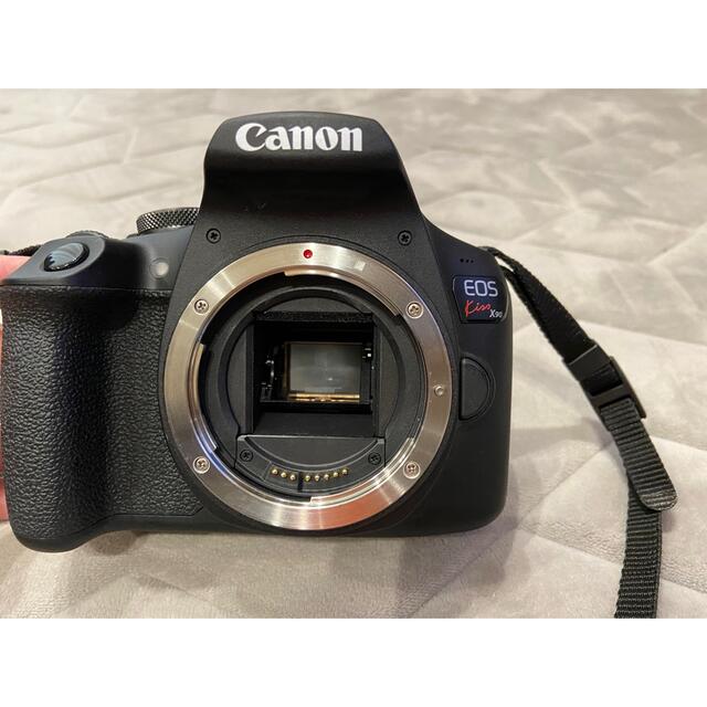 Canon(キヤノン)のCanon EOS Kiss X90 EF-S18-55 IS IIレンズキット スマホ/家電/カメラのカメラ(デジタル一眼)の商品写真