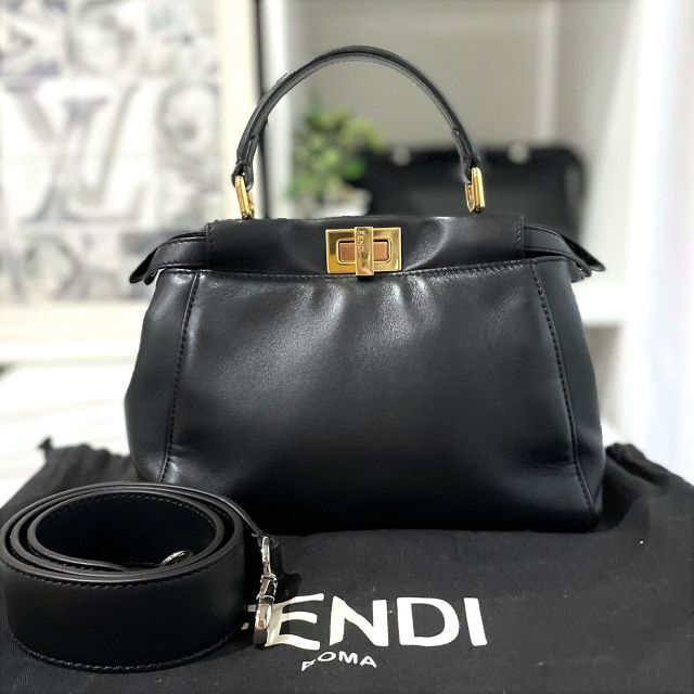 注目ブランドのギフト FENDI - フェンディ ピーカブー ミニ 黒 レザー ...