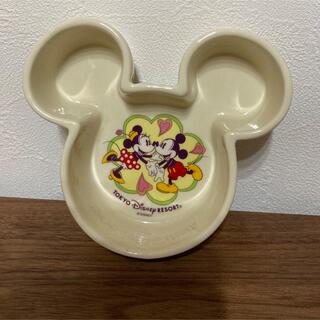 ディズニー(Disney)のディズニー　ミッキー型 陶器 小皿 小物入れ(小物入れ)