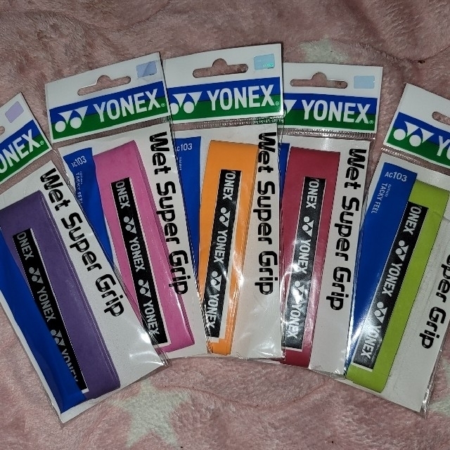 YONEX(ヨネックス)のYONEXグリップテープオレンジ　3個セット スポーツ/アウトドアのテニス(その他)の商品写真