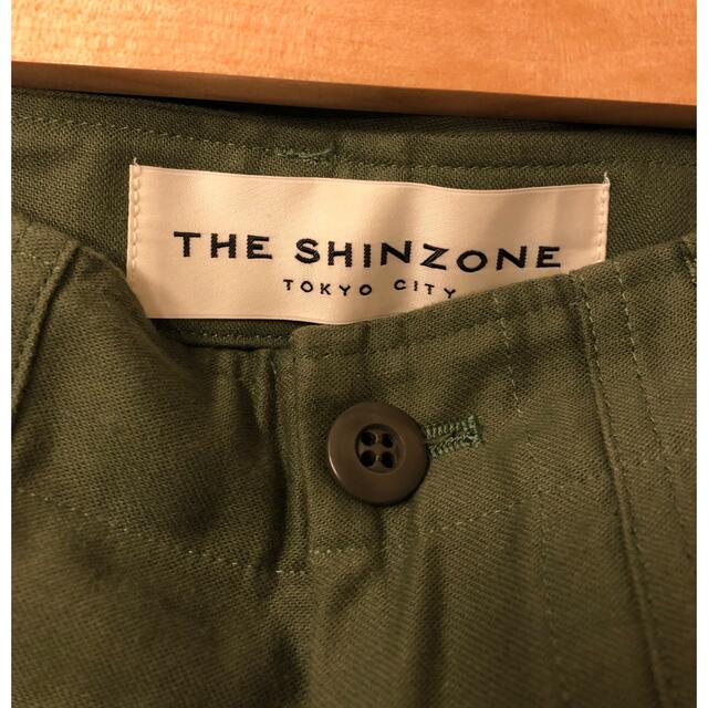 Shinzone(シンゾーン)のTHE SHINZONE ベイカーパンツ　カーキ　34 レディースのパンツ(ワークパンツ/カーゴパンツ)の商品写真
