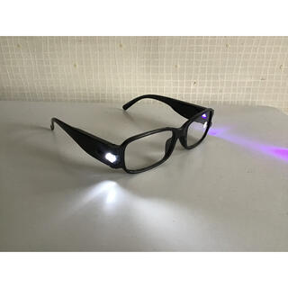 【LEDライト付き老眼鏡】度数・【＋2 】（非常時にあると安心・男女共用)(サングラス/メガネ)