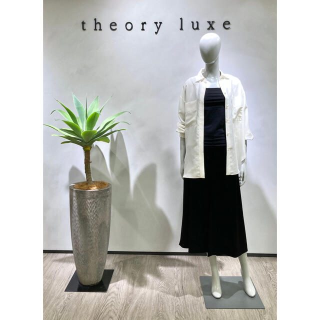 Theory luxe(セオリーリュクス)のTheory luxe 21ss シルクブラウス  レディースのトップス(シャツ/ブラウス(長袖/七分))の商品写真