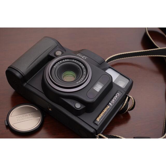 富士フイルム(フジフイルム)のFUJIFILM GA645i Professional 中判フィルムカメラ スマホ/家電/カメラのカメラ(フィルムカメラ)の商品写真