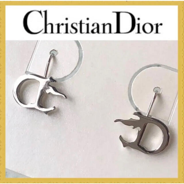 Christian Dior(クリスチャンディオール)の美品　揺れる　クリスチャンディオール ピアス   Dロゴ　カラー  シルバー レディースのアクセサリー(ピアス)の商品写真