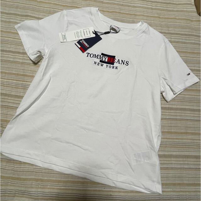 TOMMY HILFIGER(トミーヒルフィガー)のtommy Jeans Tシャツ未使用 レディースのトップス(Tシャツ(半袖/袖なし))の商品写真