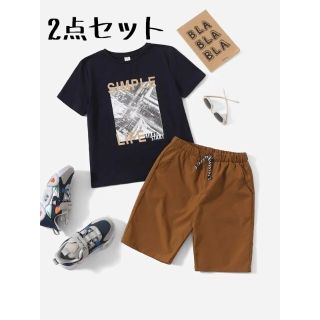 エイチアンドエム(H&M)の【新品未使用】130サイズ　2点セット　 グラフィック Tシャツ＆ショートパンツ(Tシャツ/カットソー)